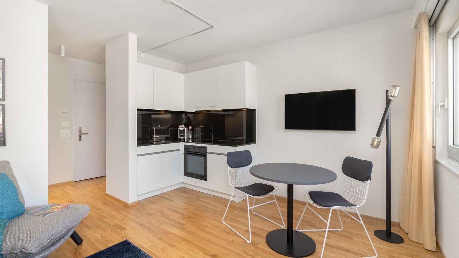 Livingtown Lofts Apartment *