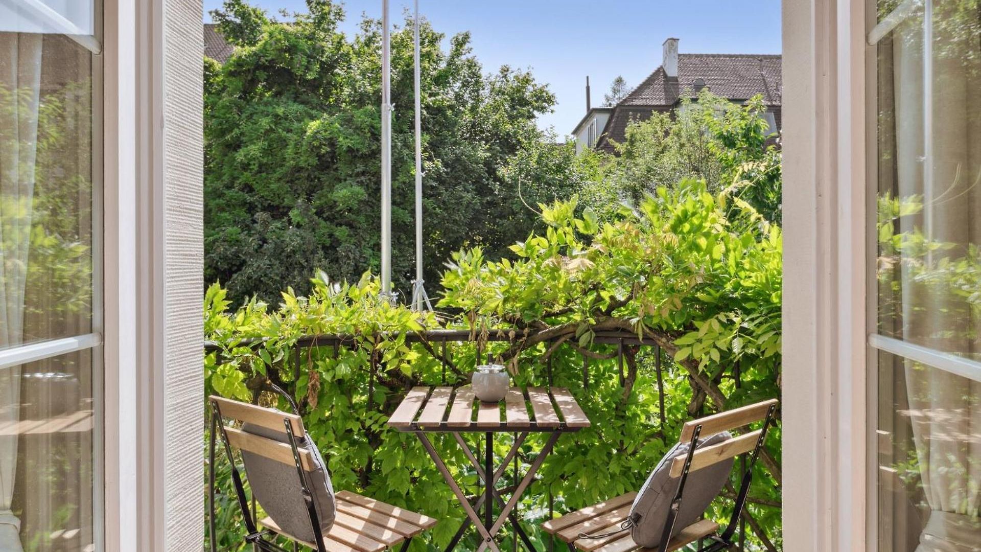 Centrally Located House With Garden *