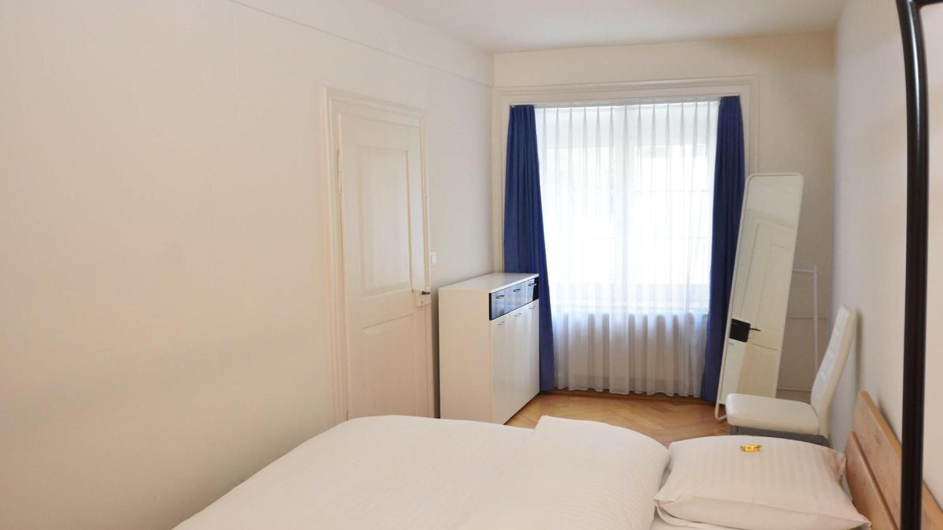 1br Flat In Historical Center - Symbol 3 Apartment