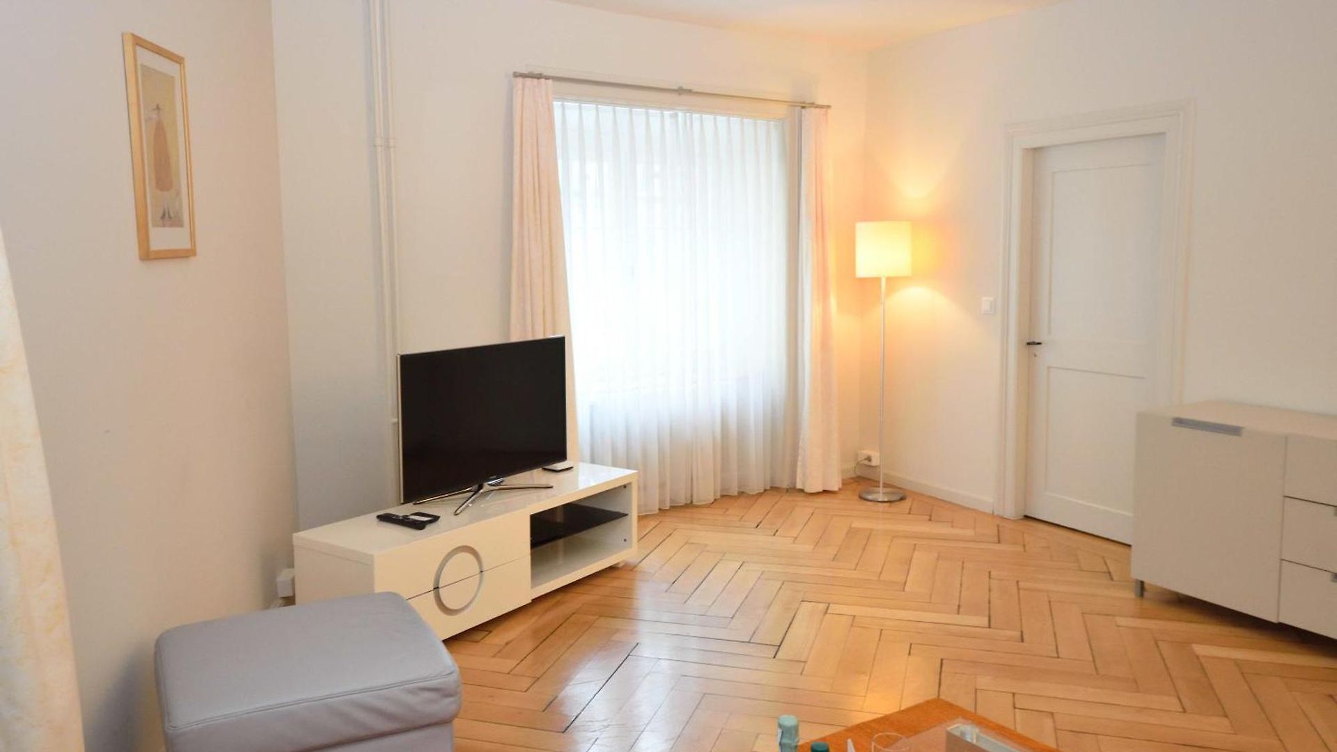 1br Flat In Historical Center - Symbol 3 Apartment *