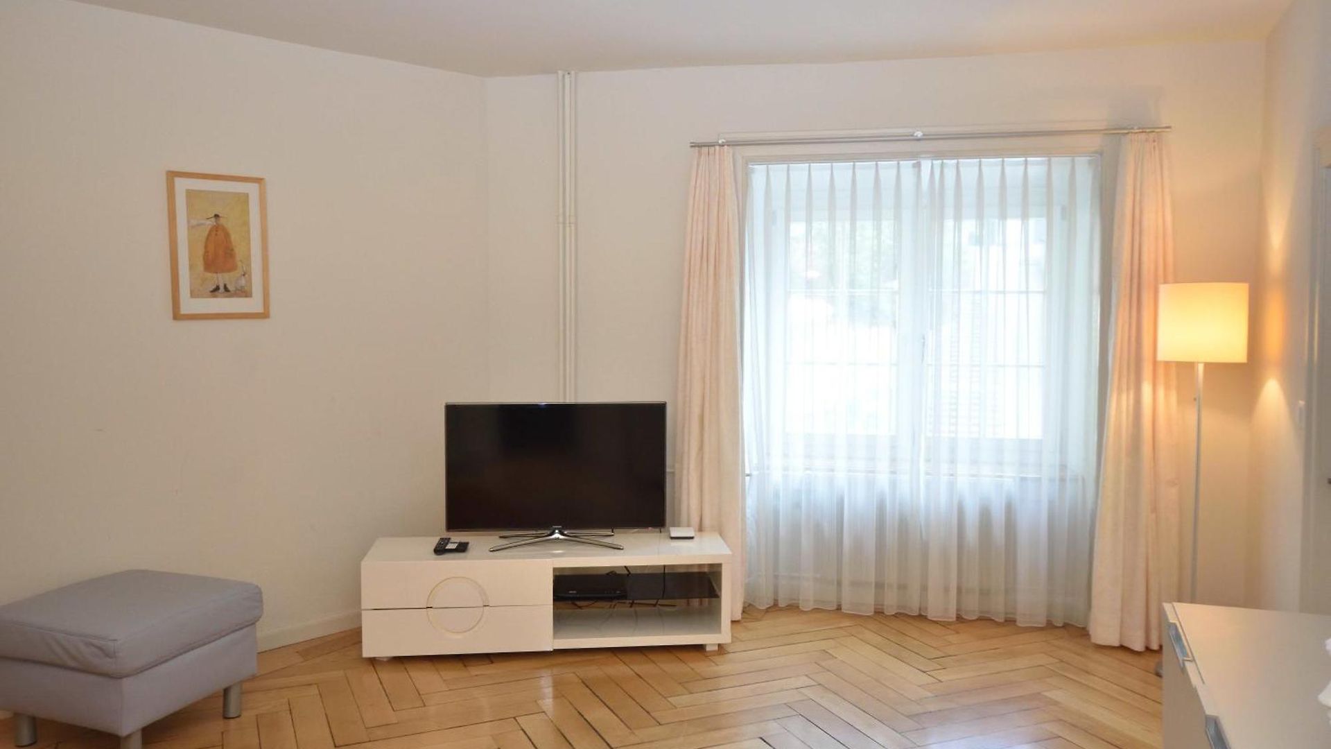 1br Flat In Historical Center - Symbol 3 Apartment