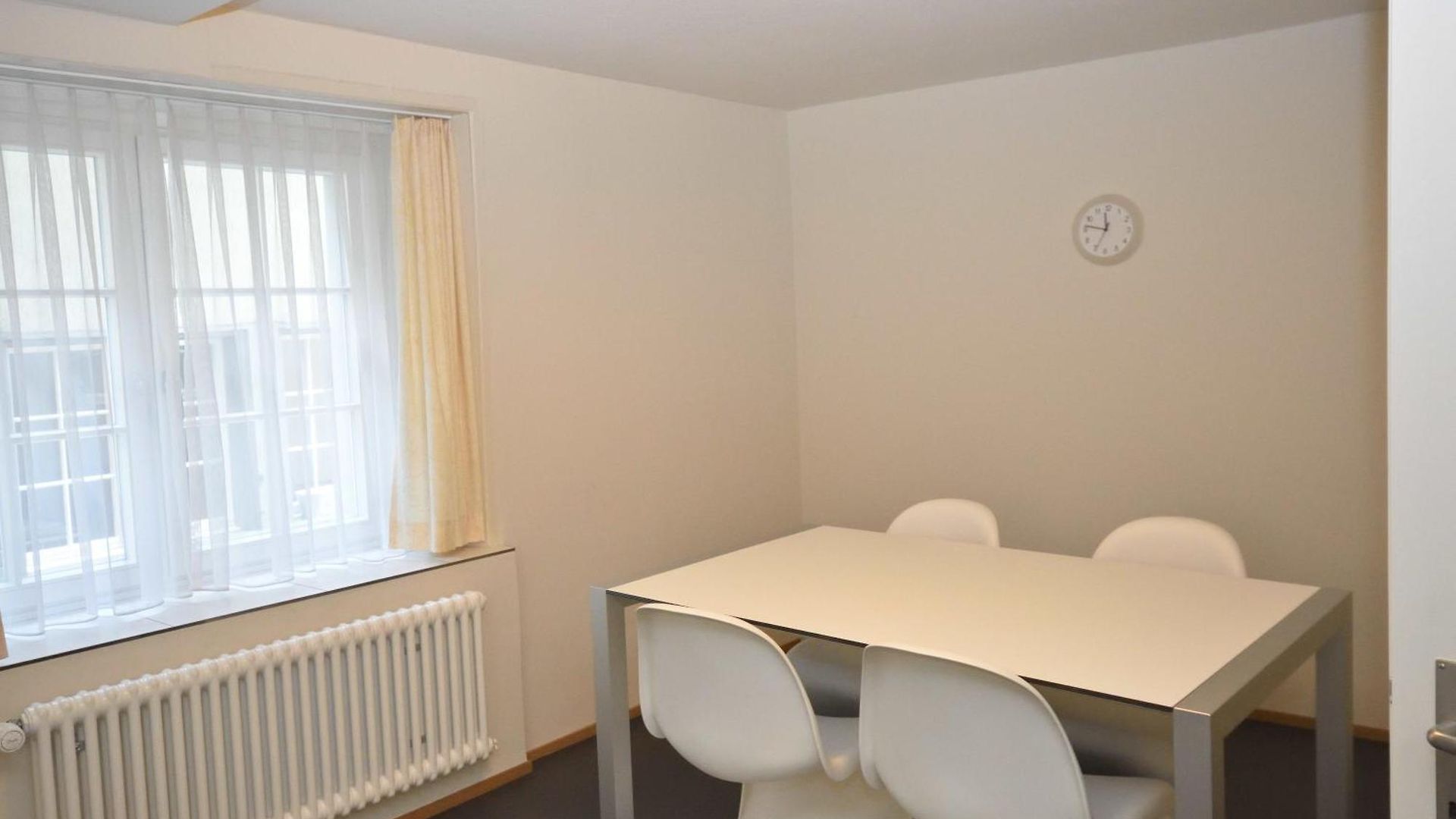 1br Flat In Historical Center - Symbol 3 Apartment *