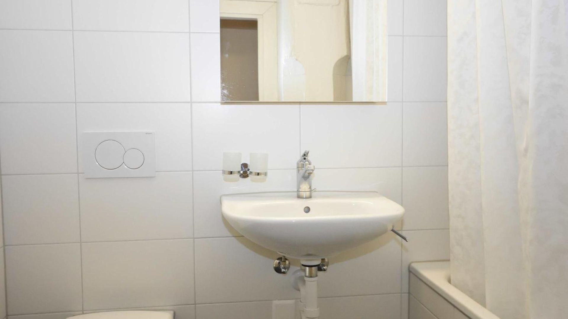 1br Flat In Historical Center - Symbol 3 Apartment