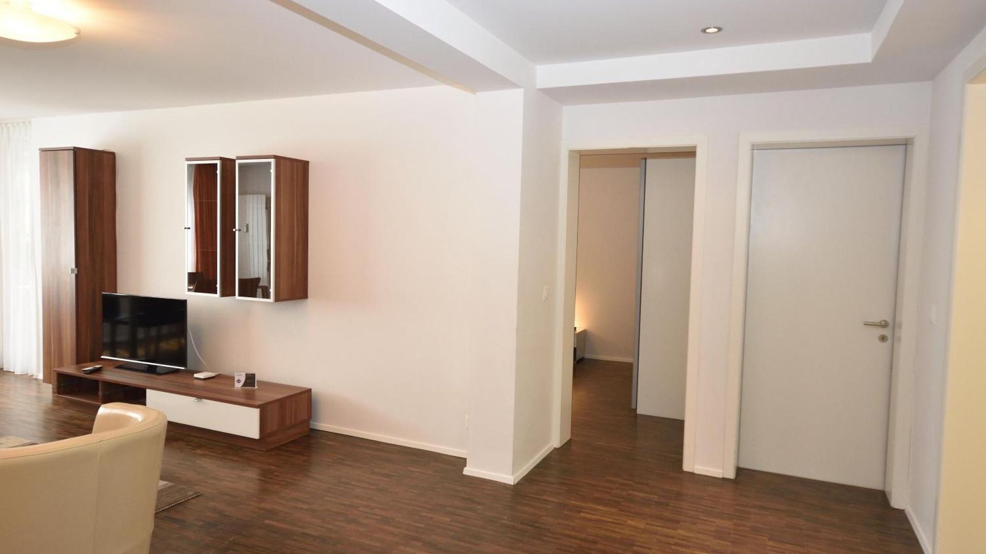 Stylish 2br Near - Flower 3 Apartment *