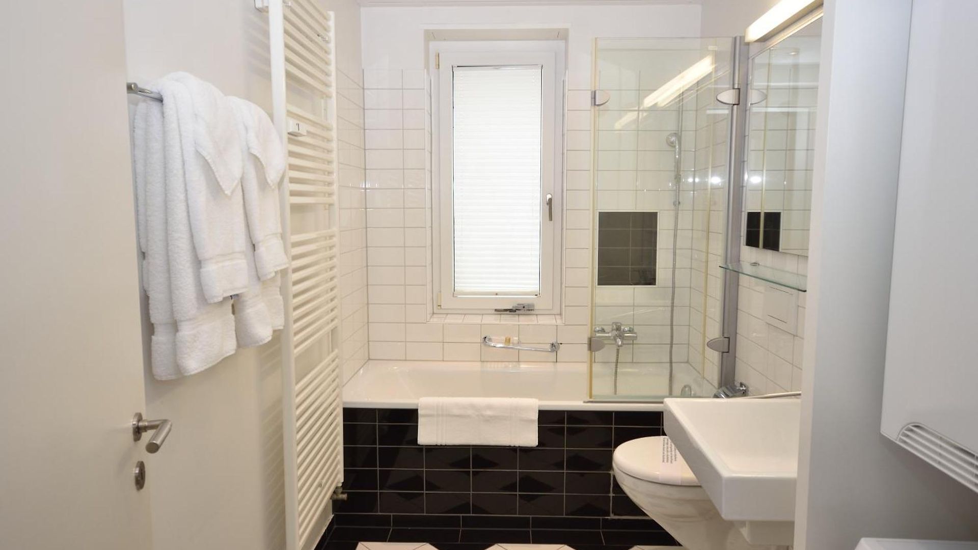 Apartment Stylish 2br Near - Flower 3 Zurich