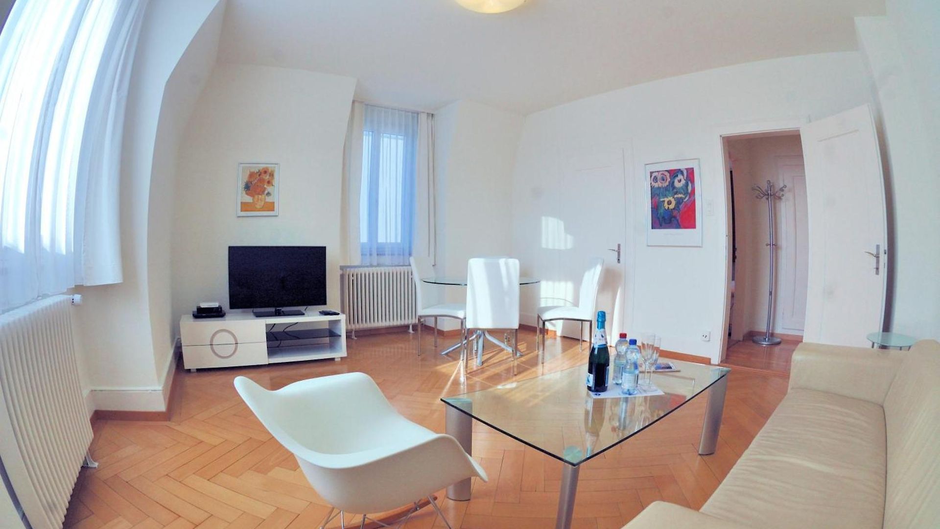 Spacious 2-bedroom Near - Stardust 32 Apartment Zurich