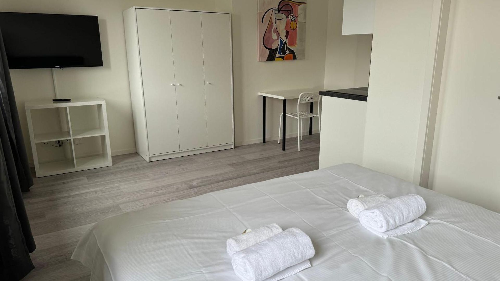 Urban Oasis With Queen Bed And View Be-54 Zurich