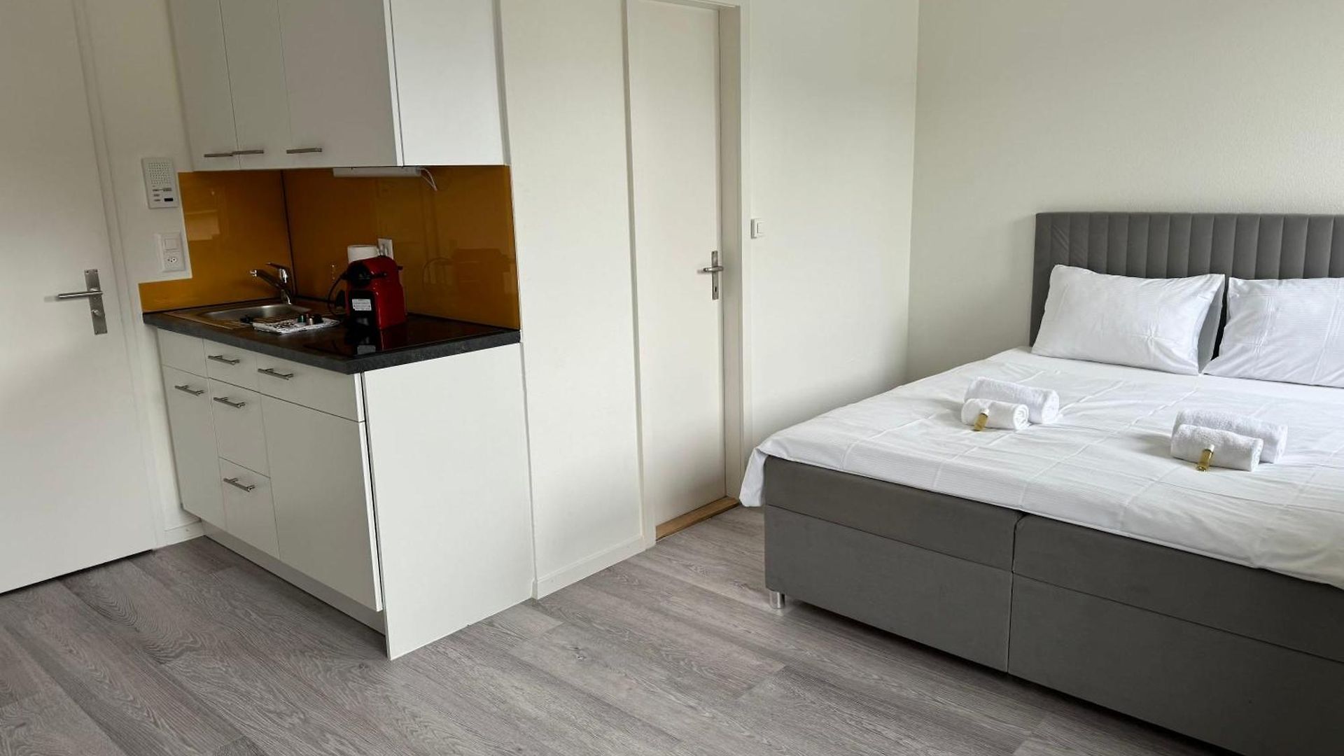 Urban Oasis With Queen Bed And View Be-54 Zurich