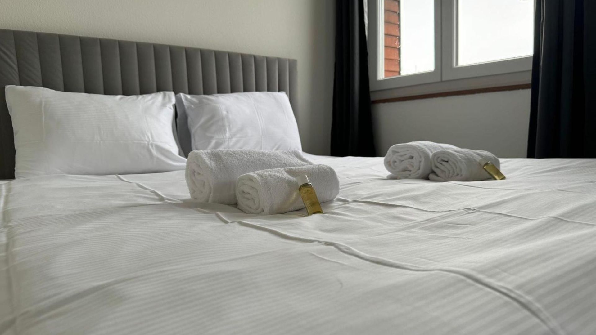 Urban Oasis With Queen Bed And View Be-54