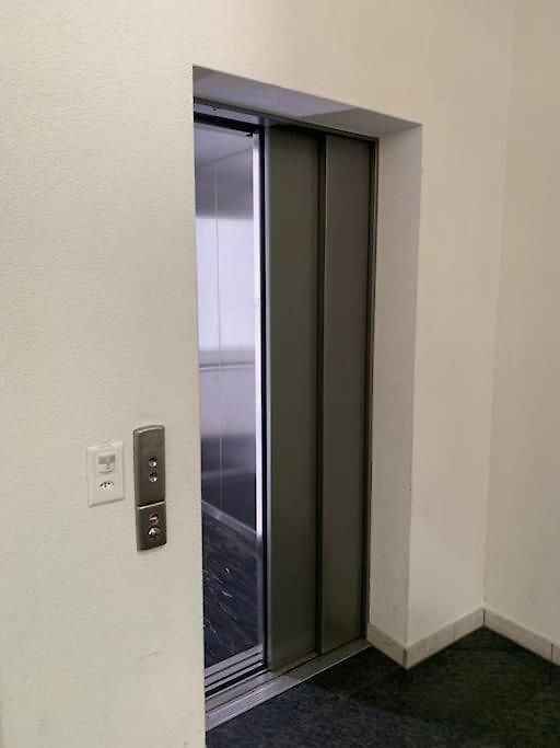 1br Flat - Center With Balcony - West3 Apartment *