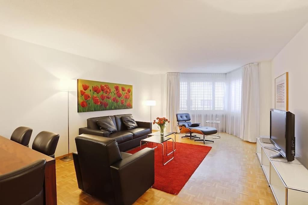 Fantastic 2 Bedroom Flat Close To The *