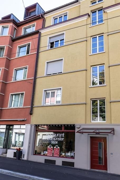Executive 1 Bedroom Flat, Center Apartment *