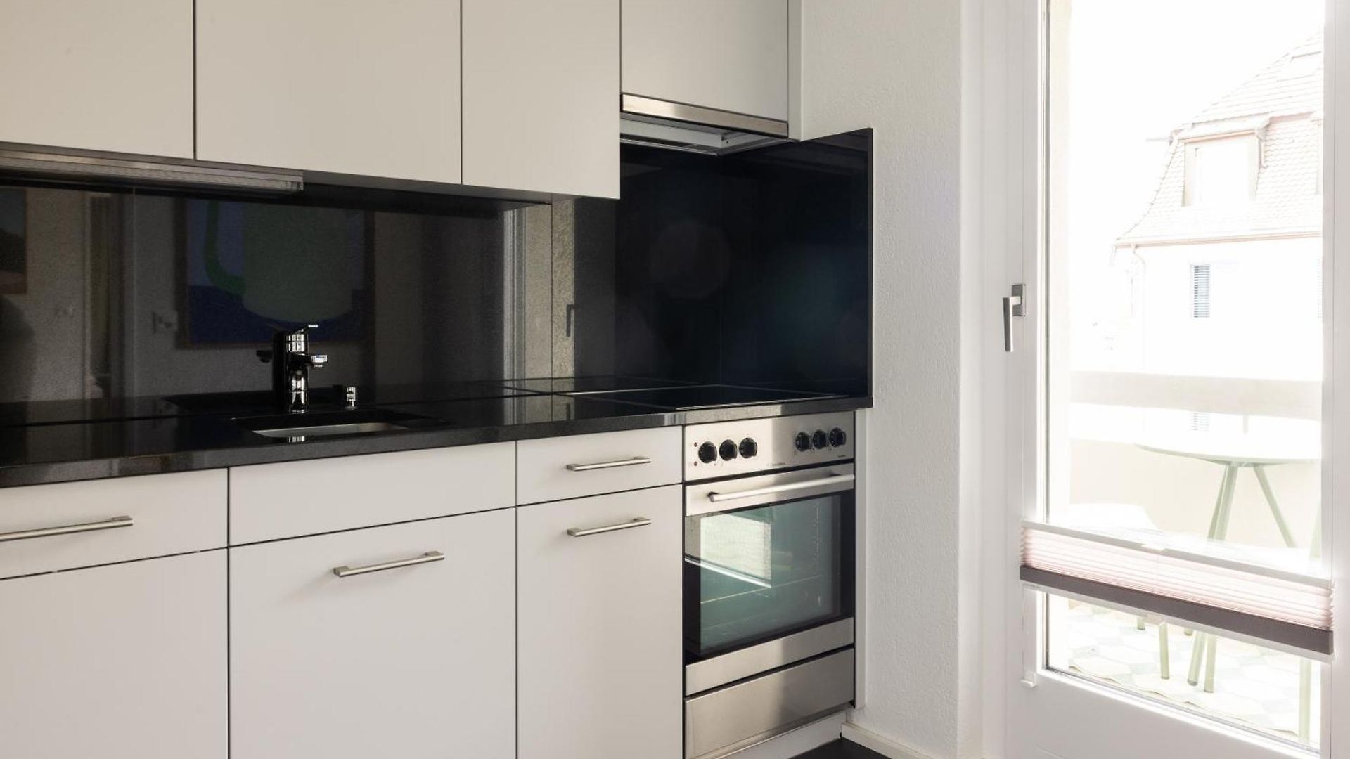 Ema House Serviced Aussersihl *