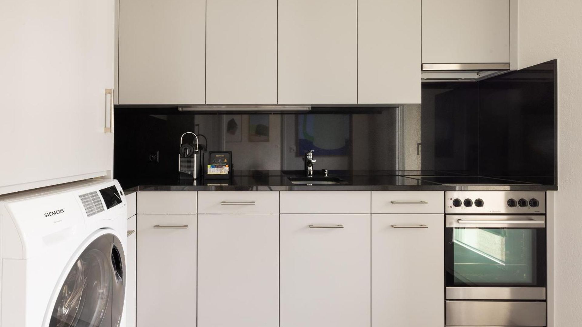 Ema House Serviced Aussersihl Apartment