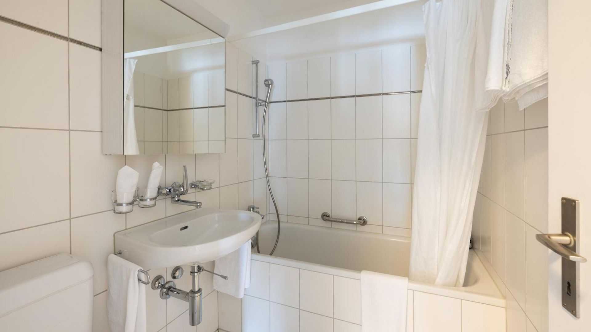 Ema House Serviced Aussersihl *