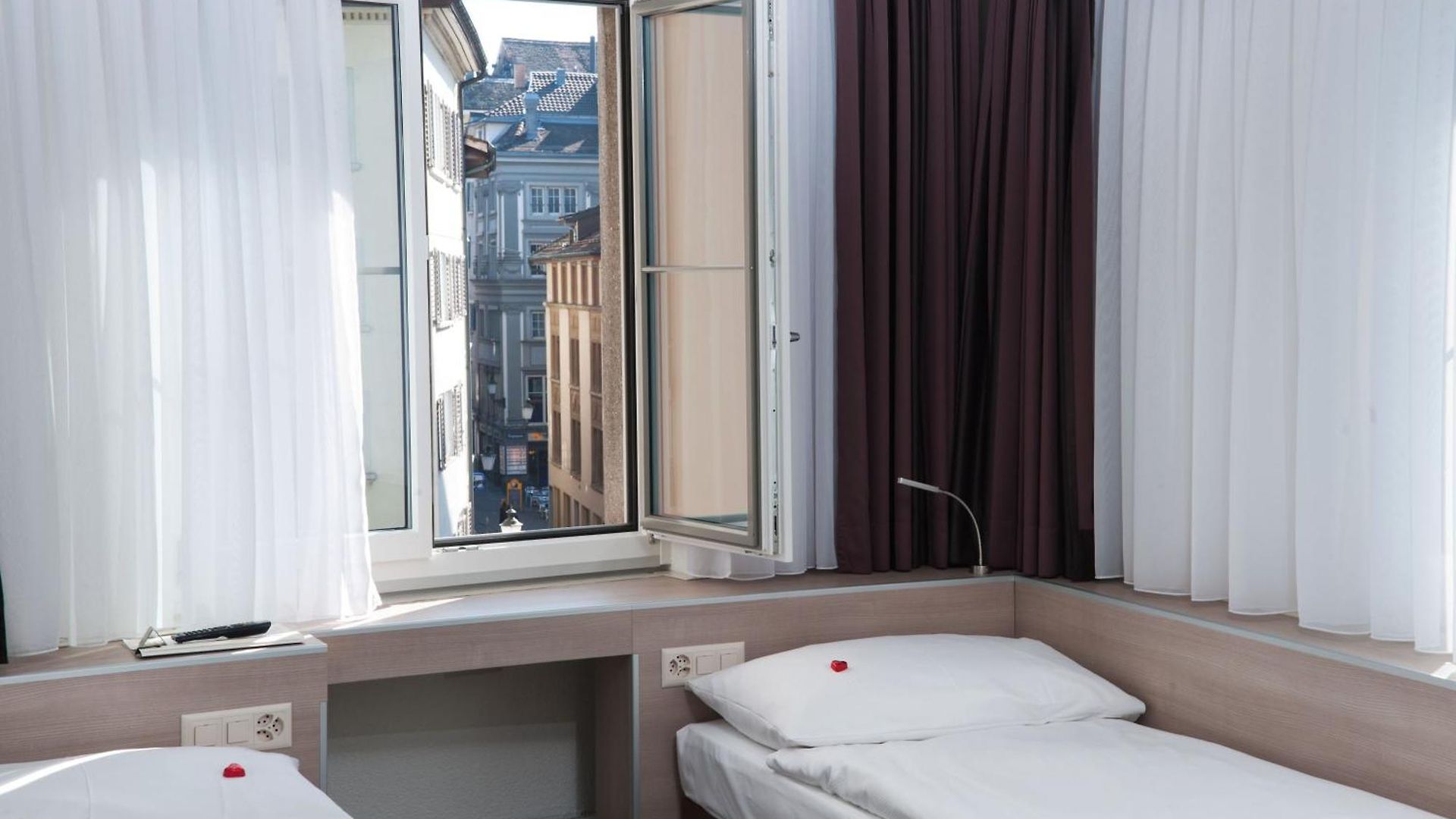 Hotel Alexander Old Town 3*