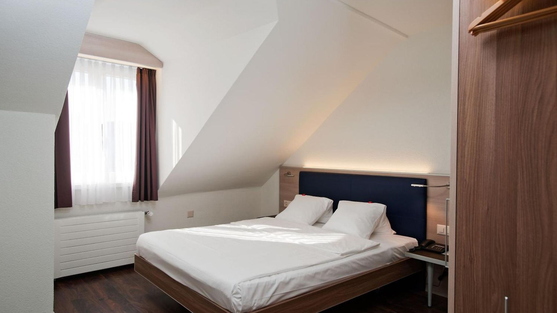 Hotel Alexander Old Town 3*