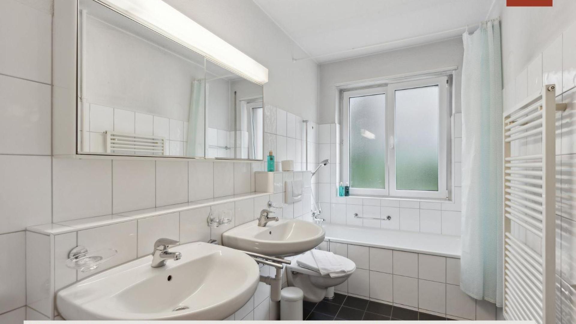 Apartment 15-min To Center: Cozy *