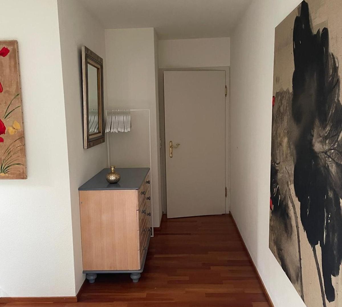 Spacious And Stylish In Apartment