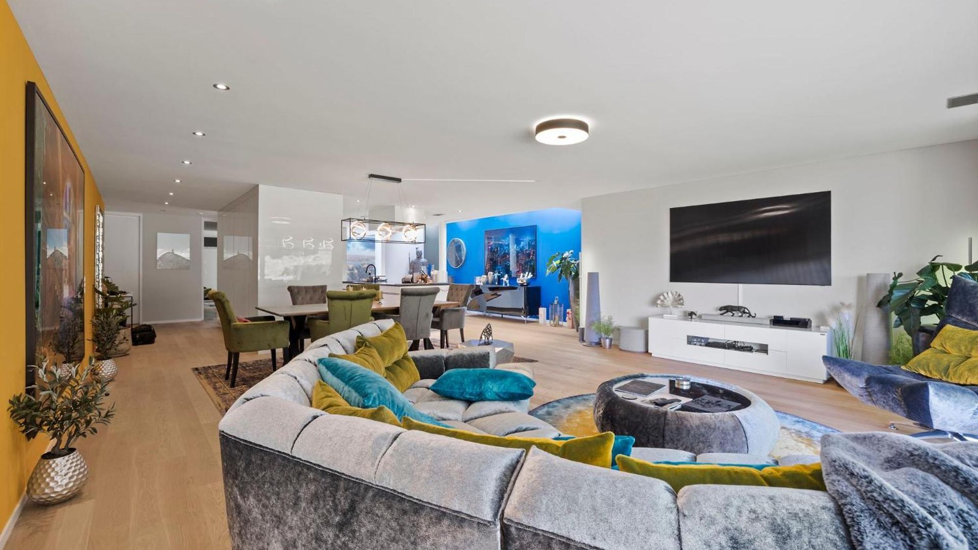 Exclusive Spacious Apt. With Garden In Zurich