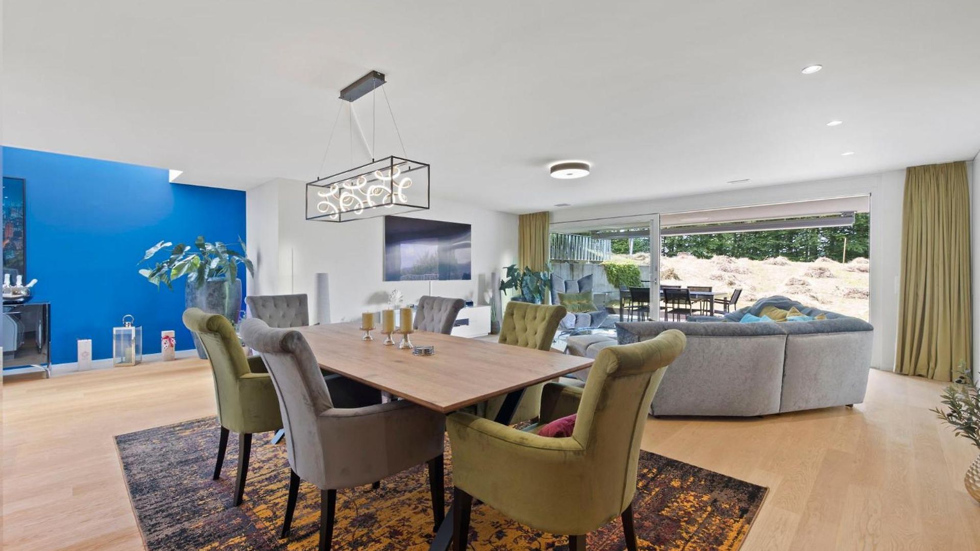 Exclusive Spacious Apt. With Garden In Apartment