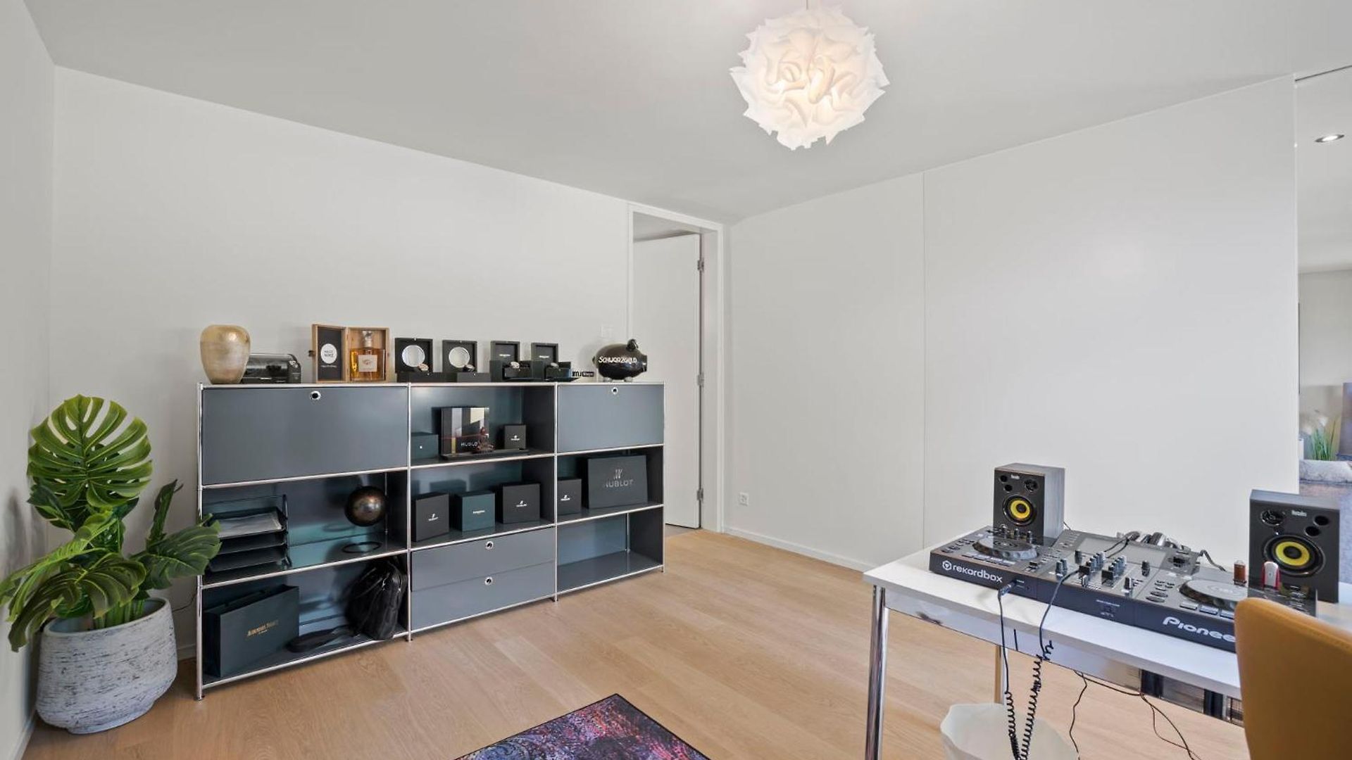 Exclusive Spacious Apt. With Garden In Apartment *