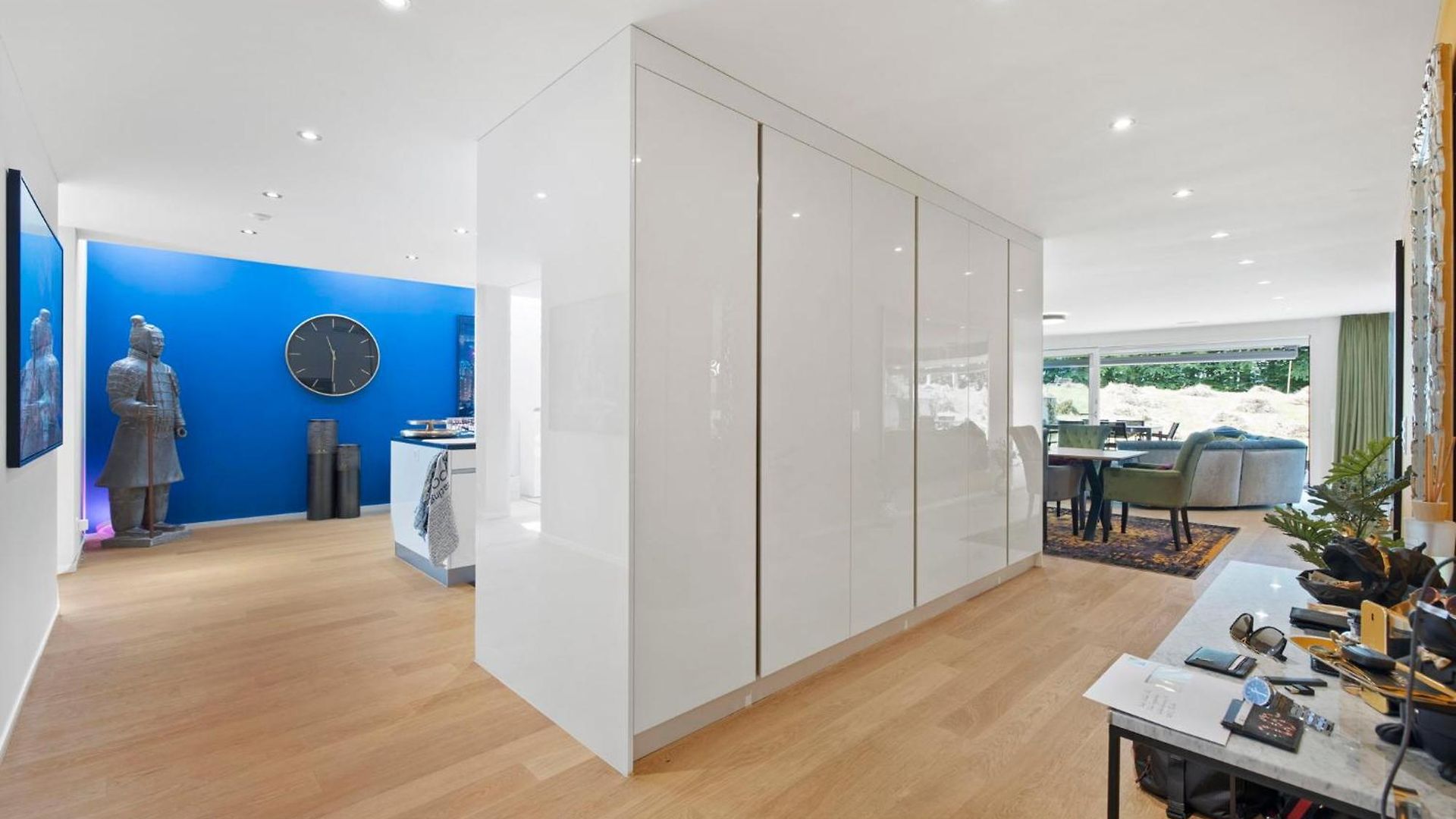 Exclusive Spacious Apt. With Garden In Zurich