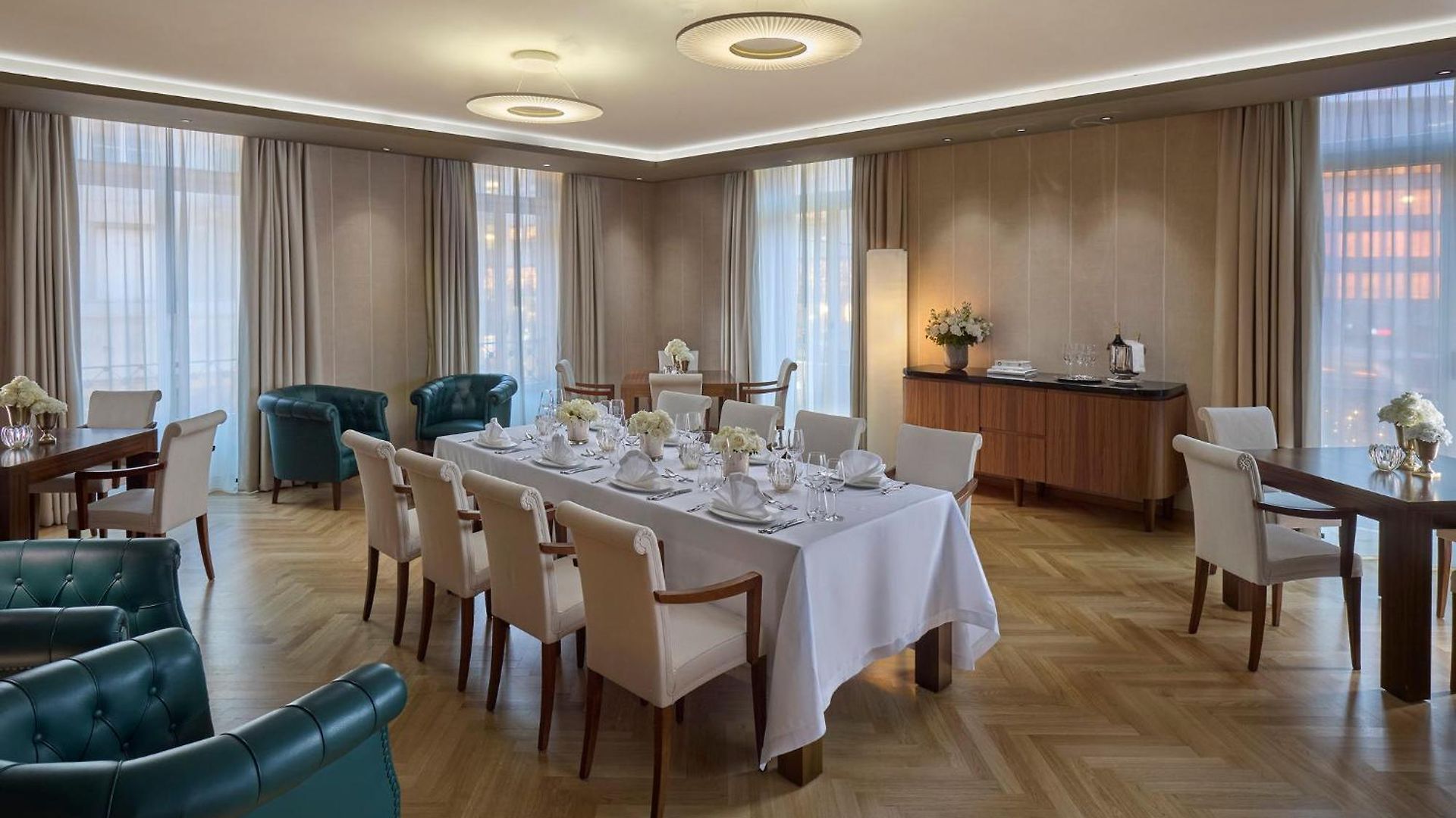 Mandarin Oriental Savoy, Hotel