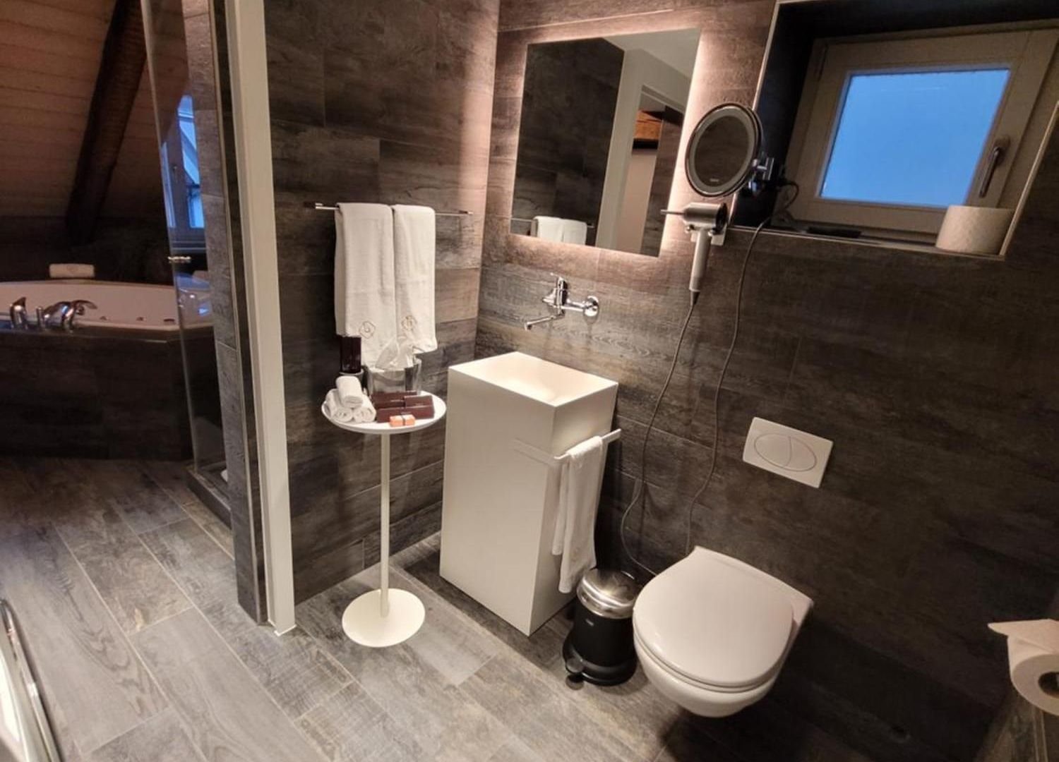 Le Bijou Lintheschergasse / Hb Apartment