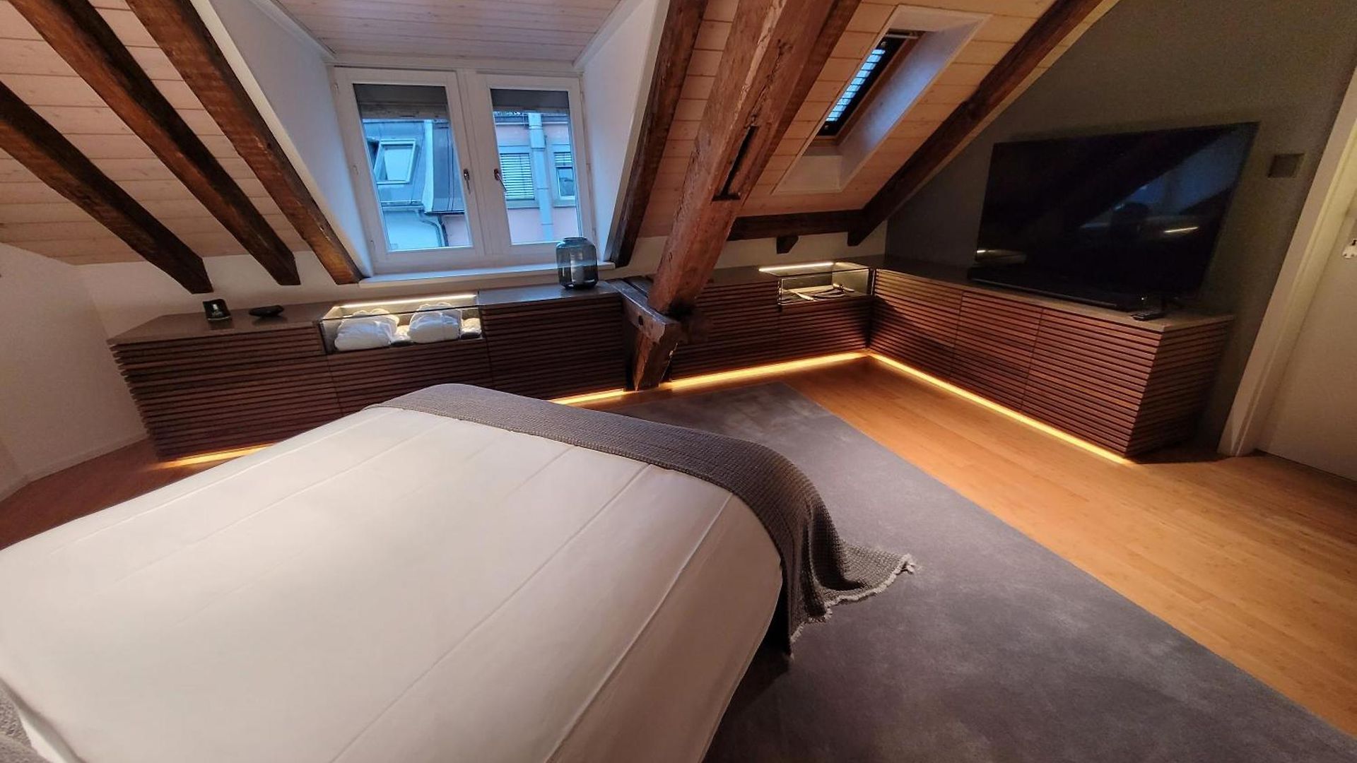 Le Bijou Lintheschergasse / Hb Zürich