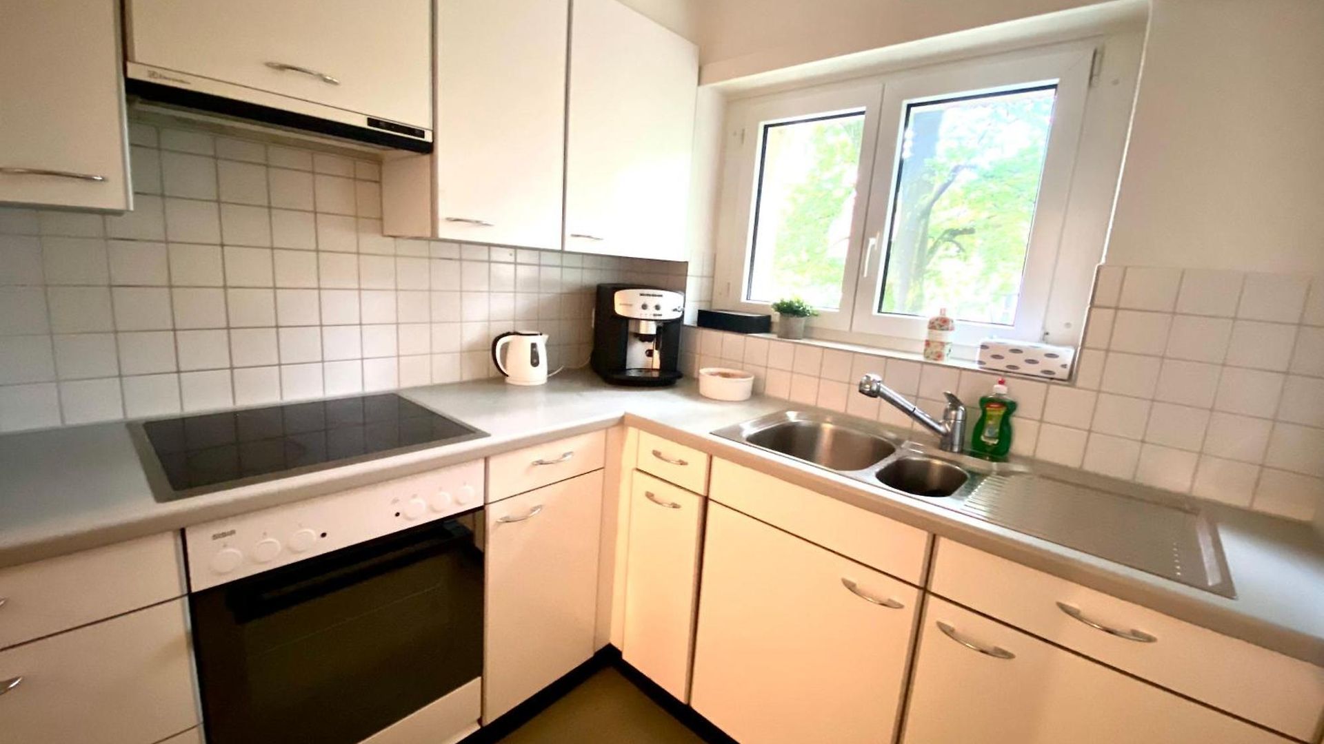 Apartment Modern Eingerichtete Stadtwohnung In Wollishofen