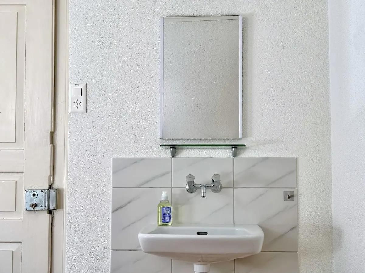 Citycentral 2 Bedroom Flat Near Main Station Zürich