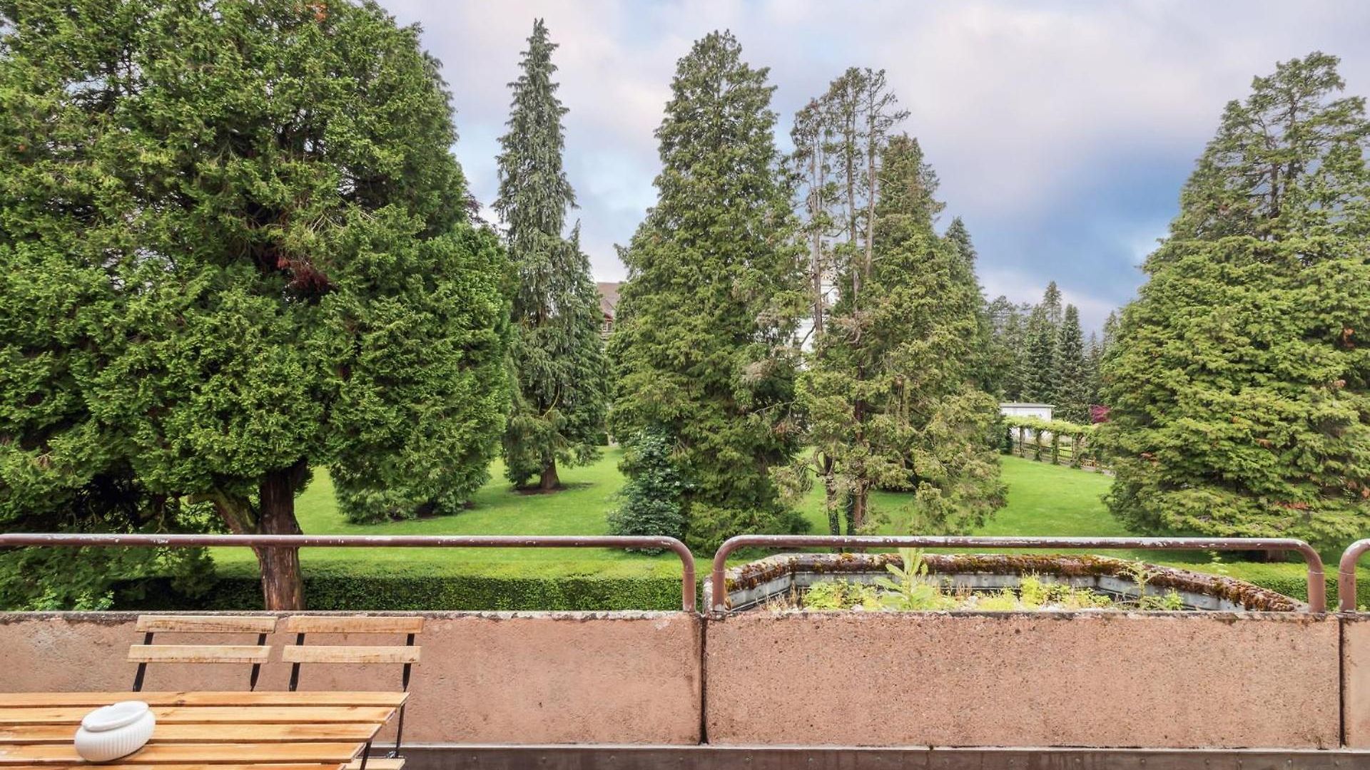 Chic 3-bedroom Near Center Apartment Zürich