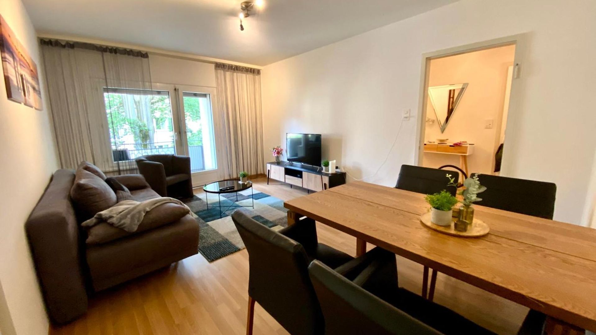 Modern Eingerichtete Stadtwohnung In Wollishofen Zurich