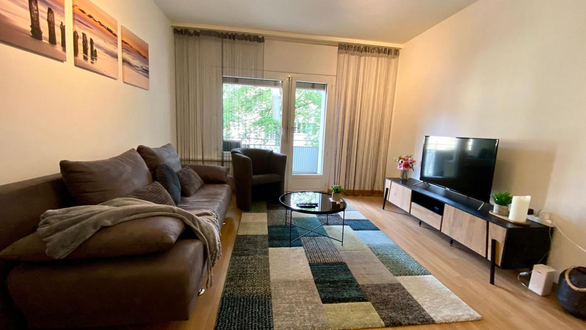 Modern Eingerichtete Stadtwohnung In Wollishofen Apartment
