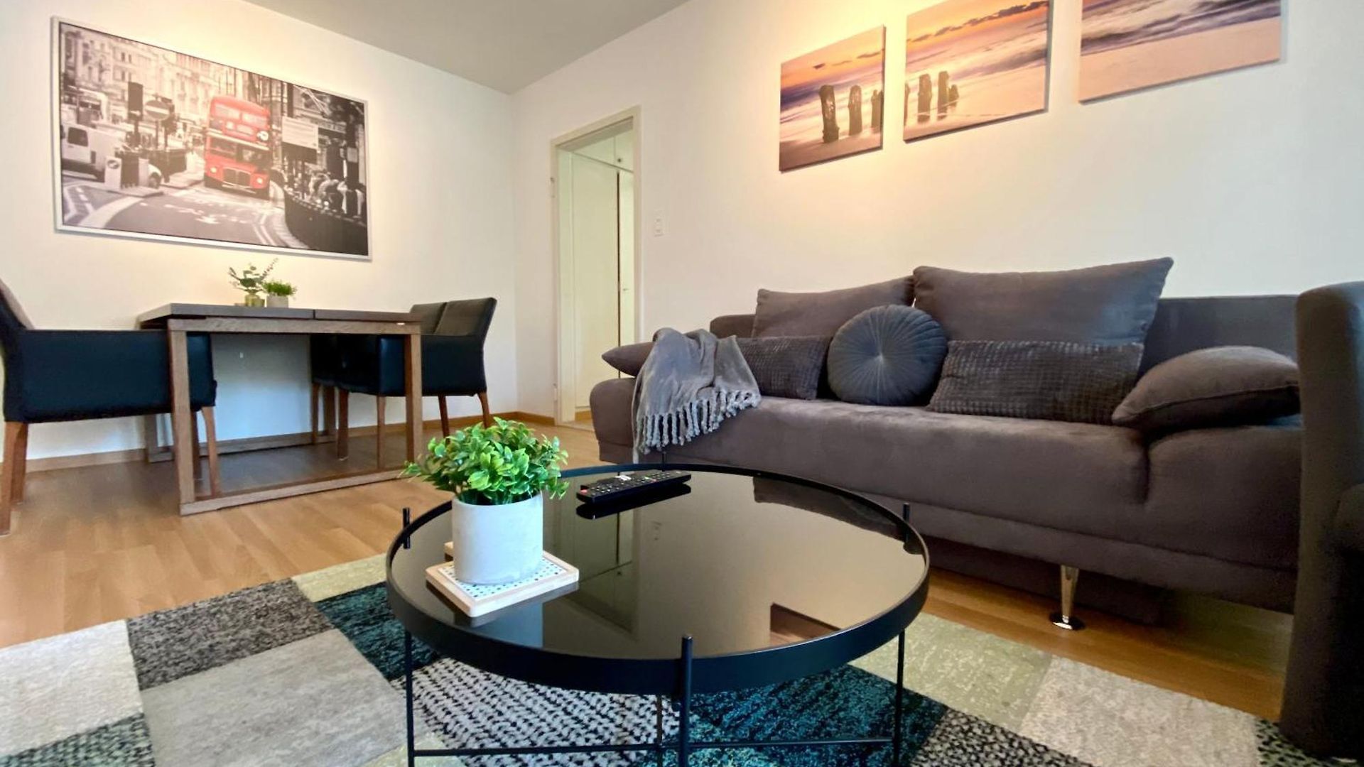 Apartment Modern Eingerichtete Stadtwohnung In Wollishofen Zurich