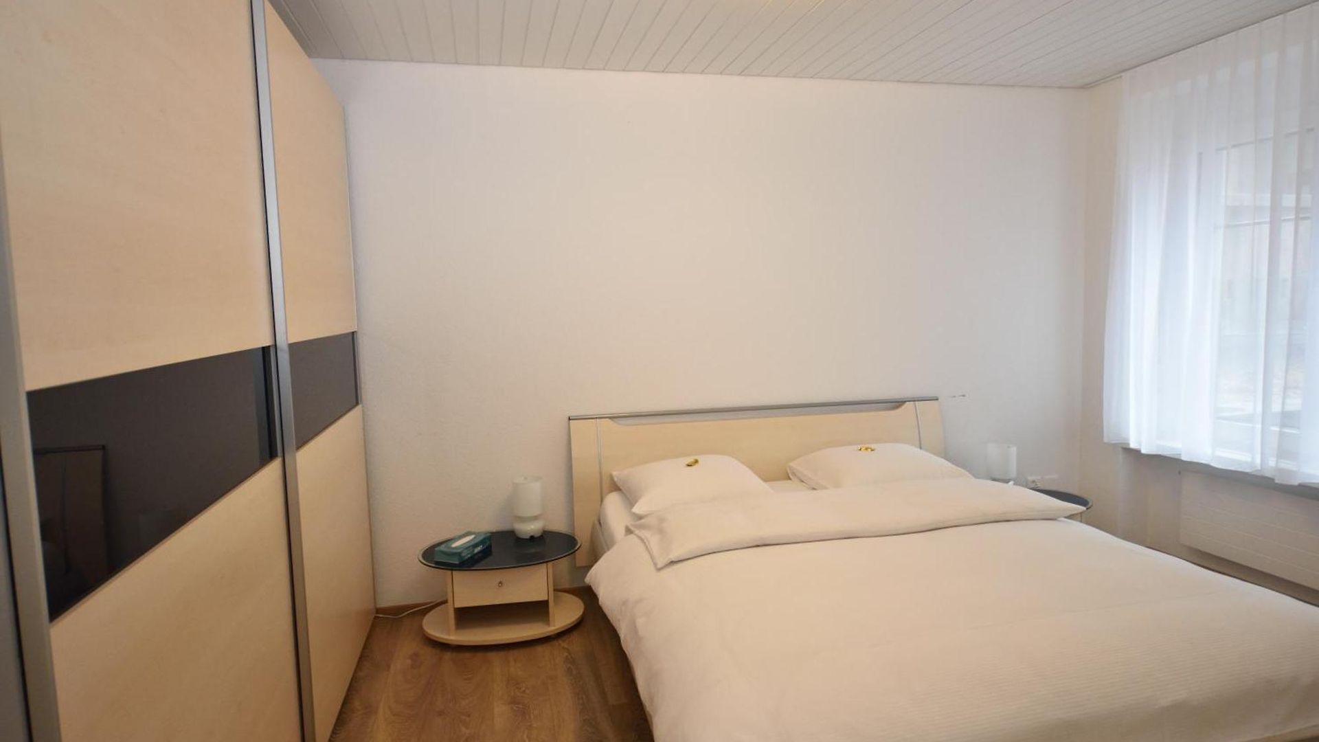 Centrally Located 2br - Color 23 Zurich