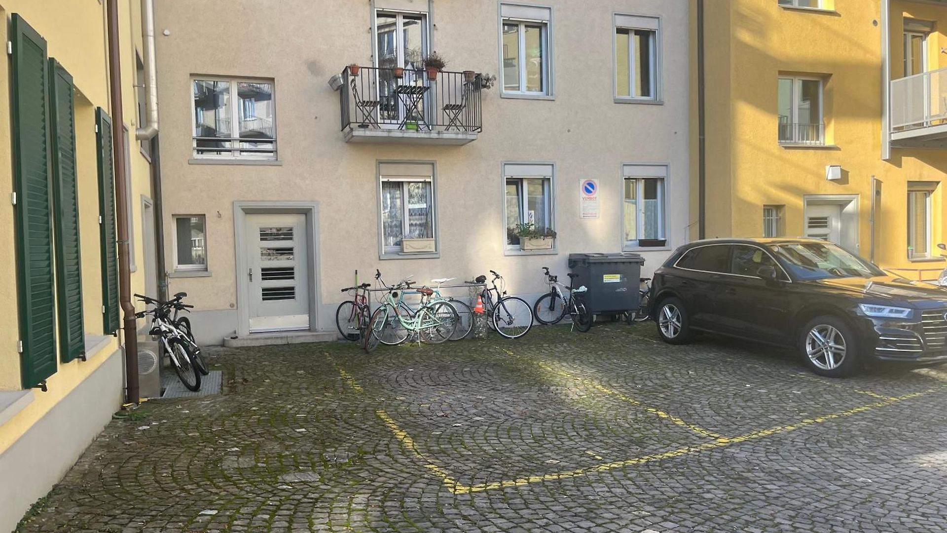 Apartment Premium Penthouse - Ac, Laundry, Balcony, Parking