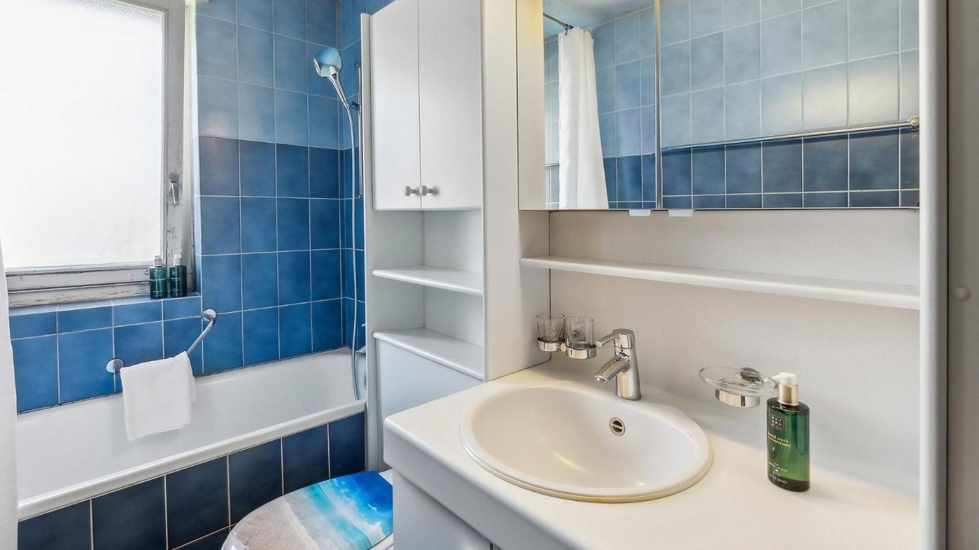 Affordable Comfort In Apartment *