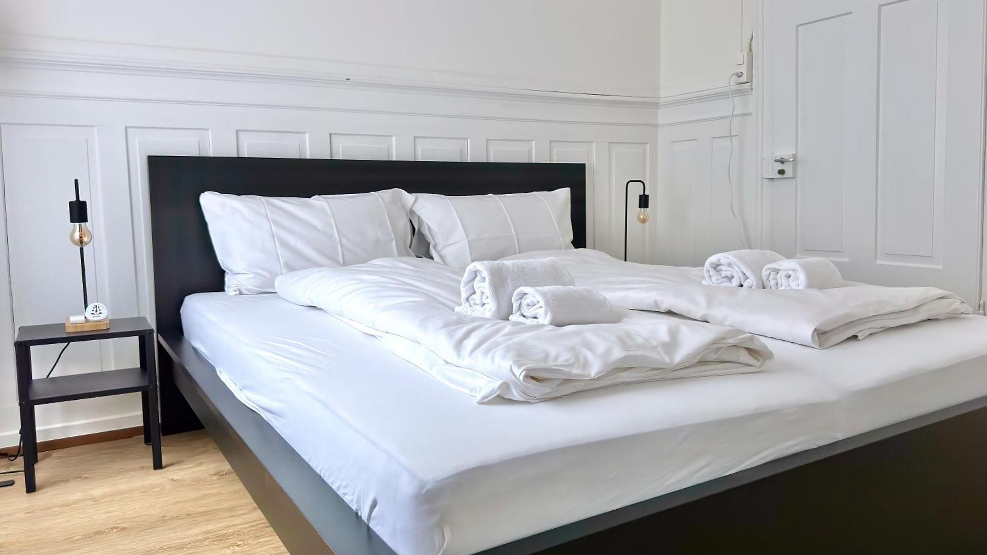 Citycentral 2 Bedroom Flat Near Main Station Apartment