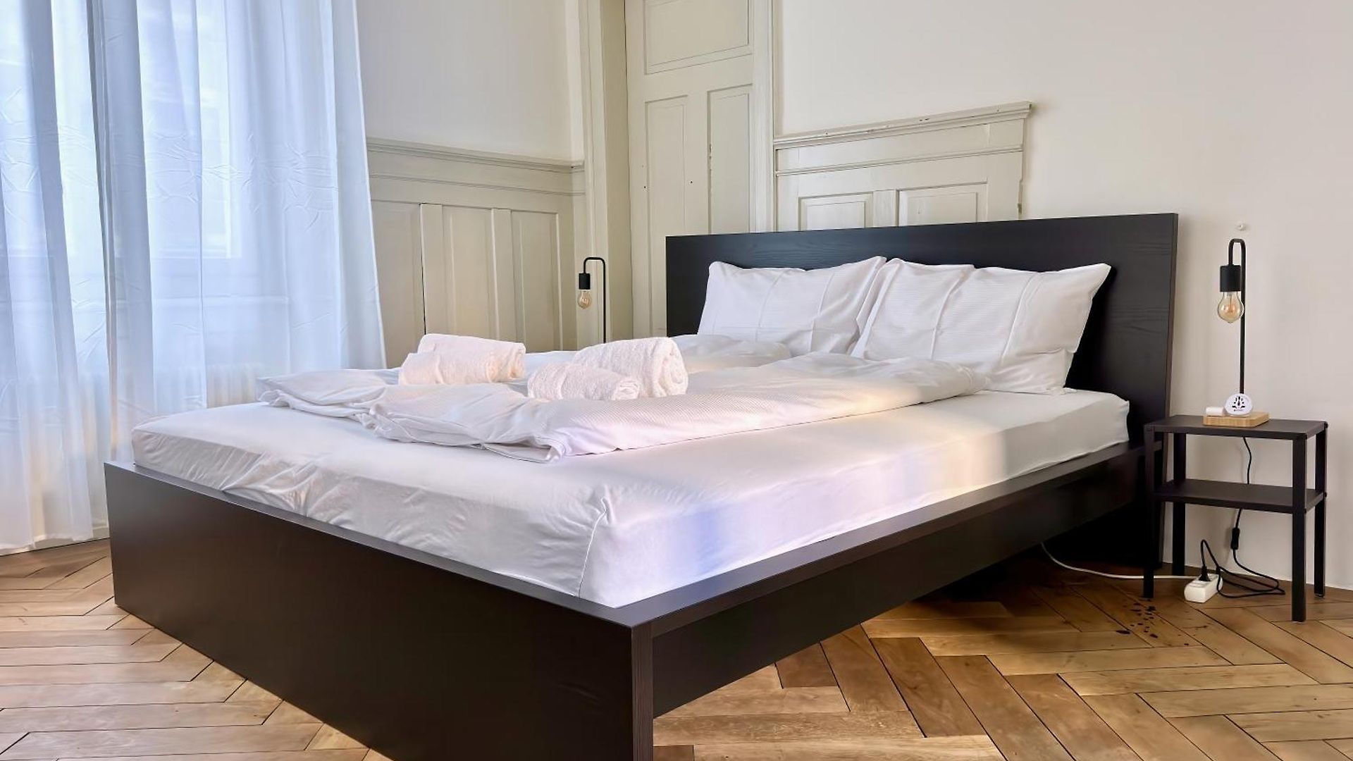 Citycentral 2 Bedroom Flat Near Main Station Apartment