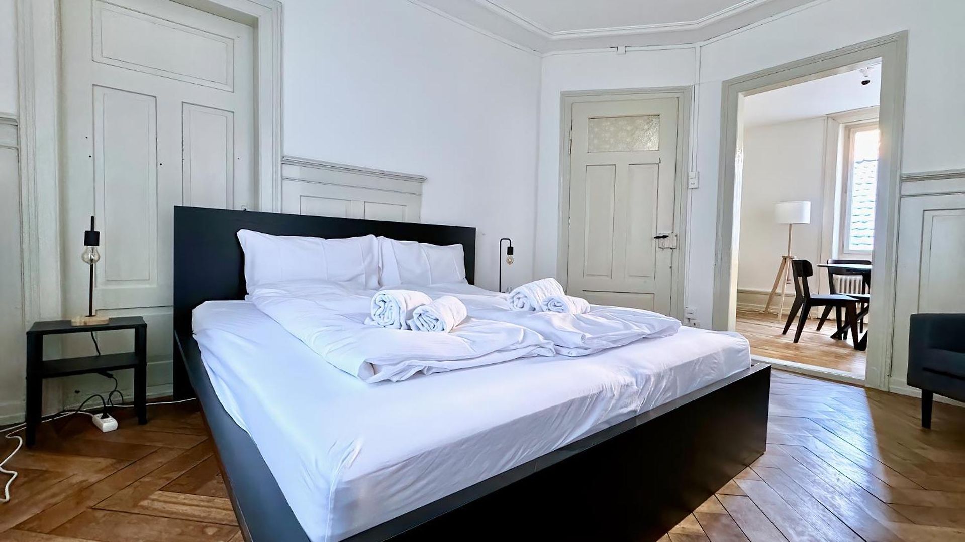 Citycentral 2 Bedroom Flat Near Main Station Apartment *