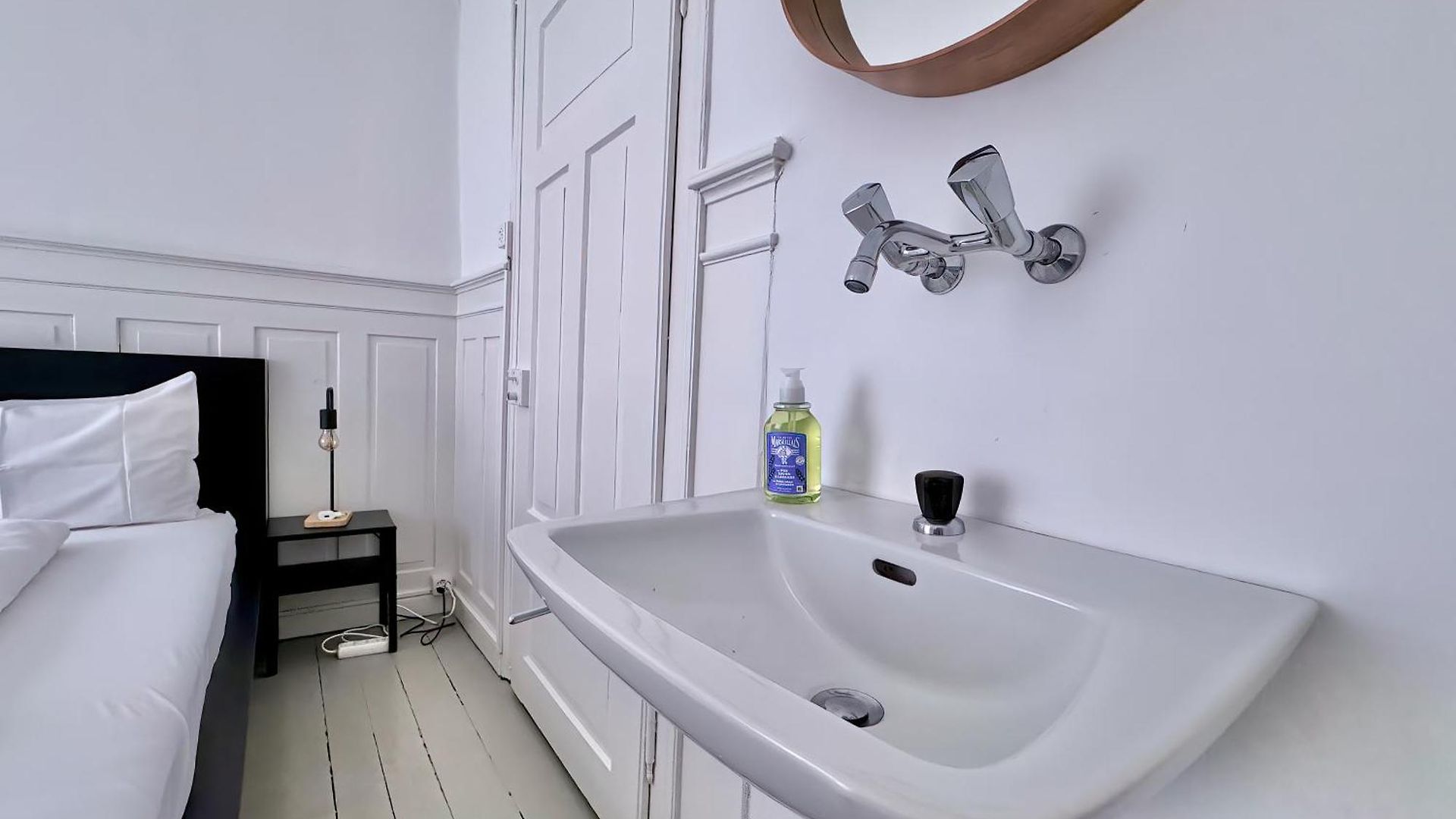 Citycentral 2 Bedroom Flat Near Main Station Zürich