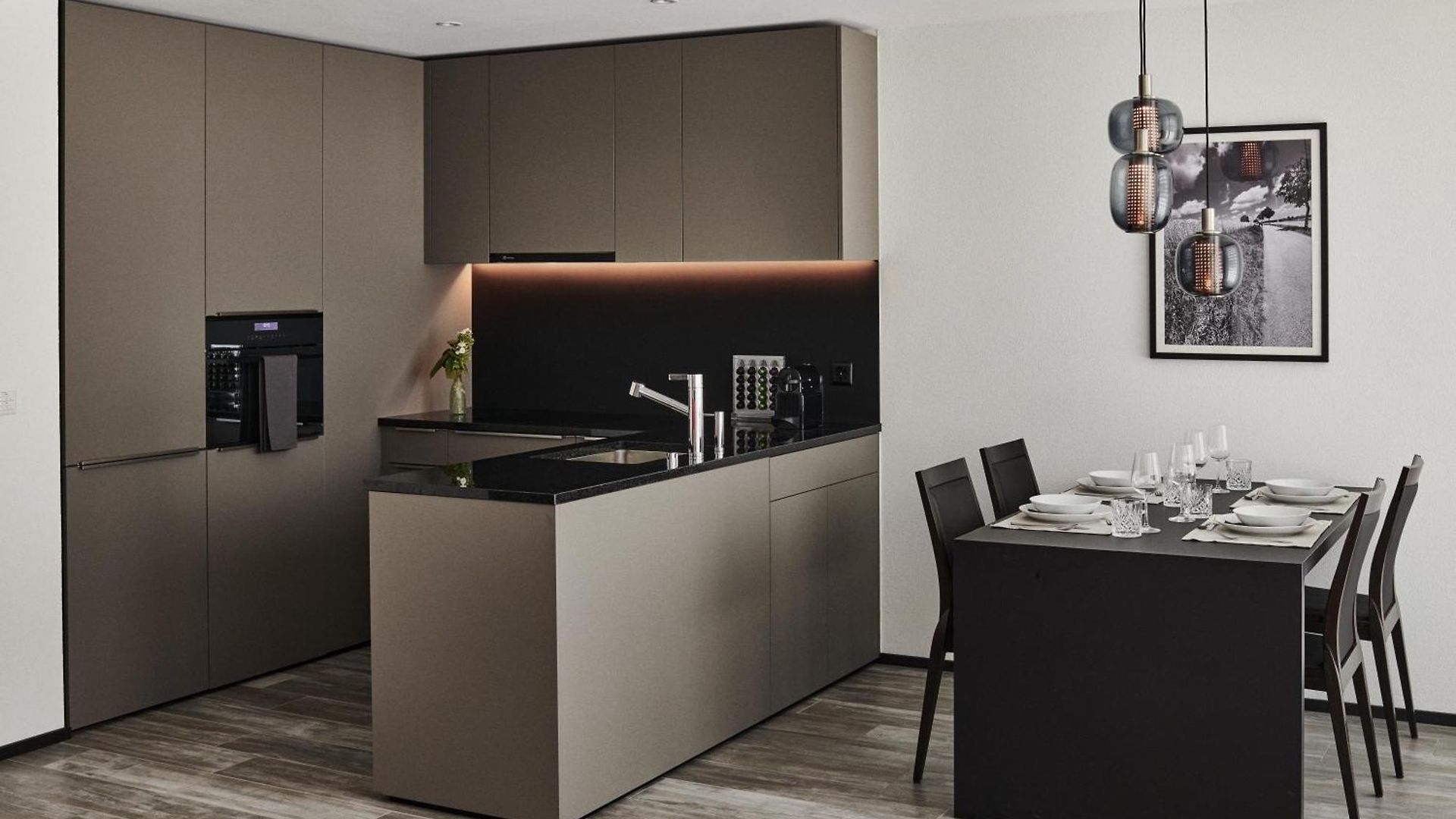 Spacious 1 Bedroom With Balcony Zurich
