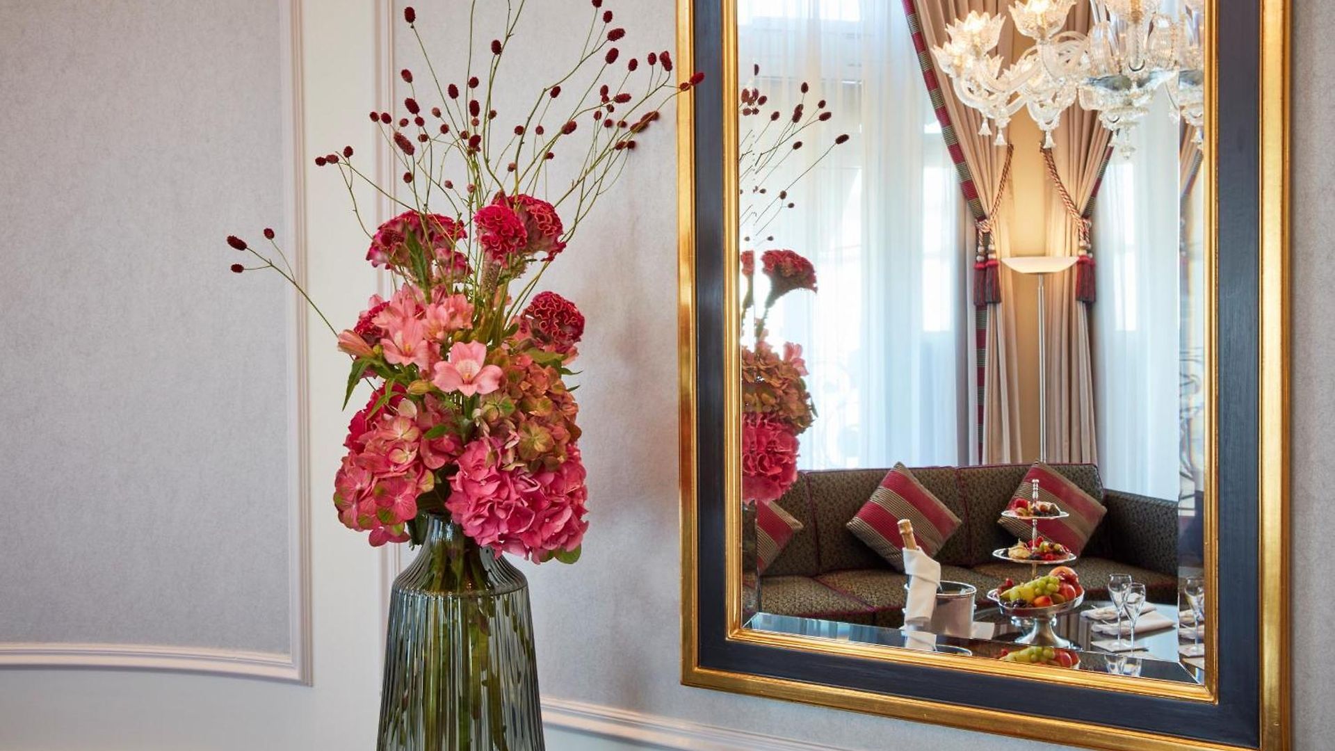 Schweizerhof Hotel 5*