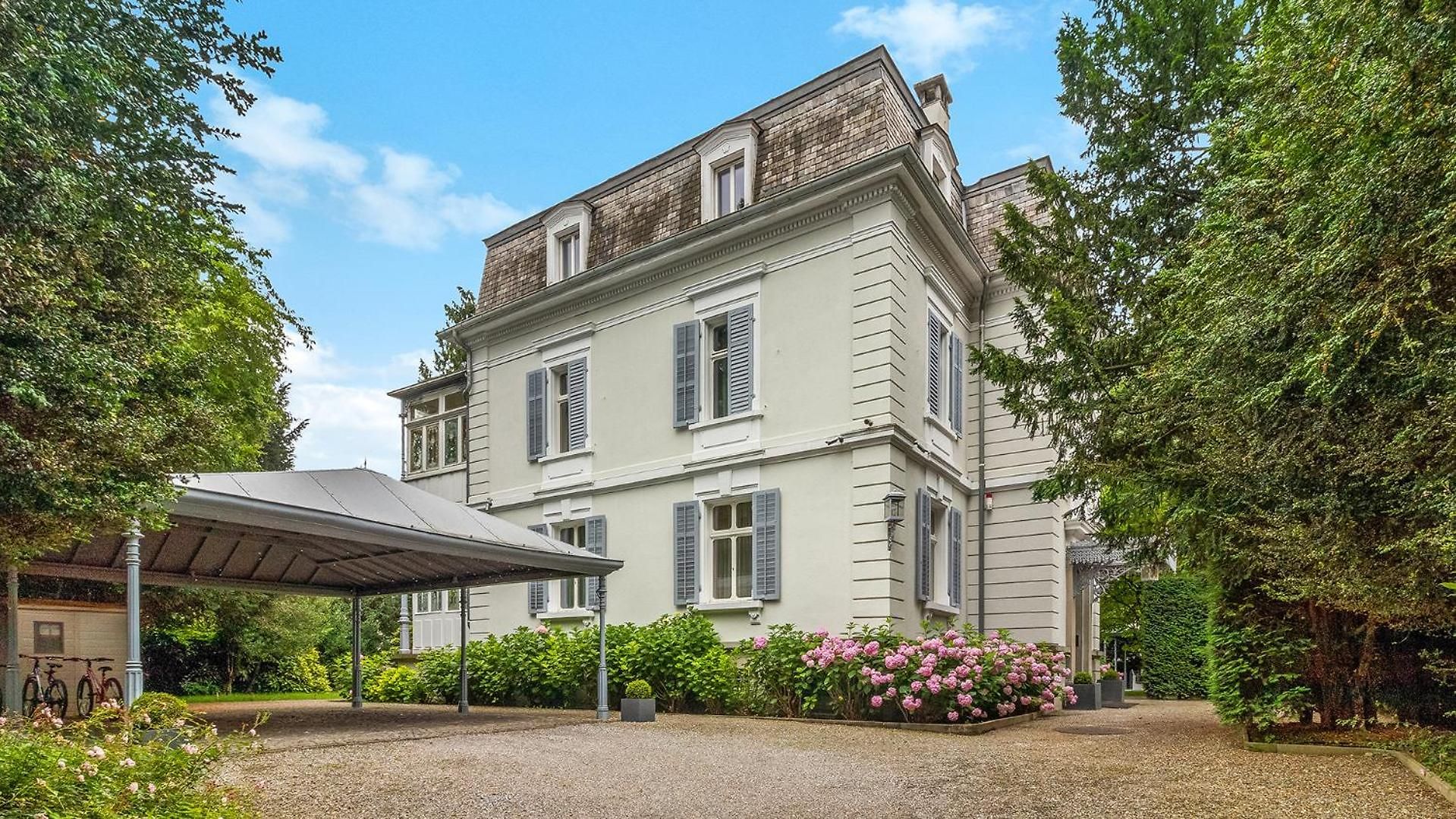 Private In Villa *