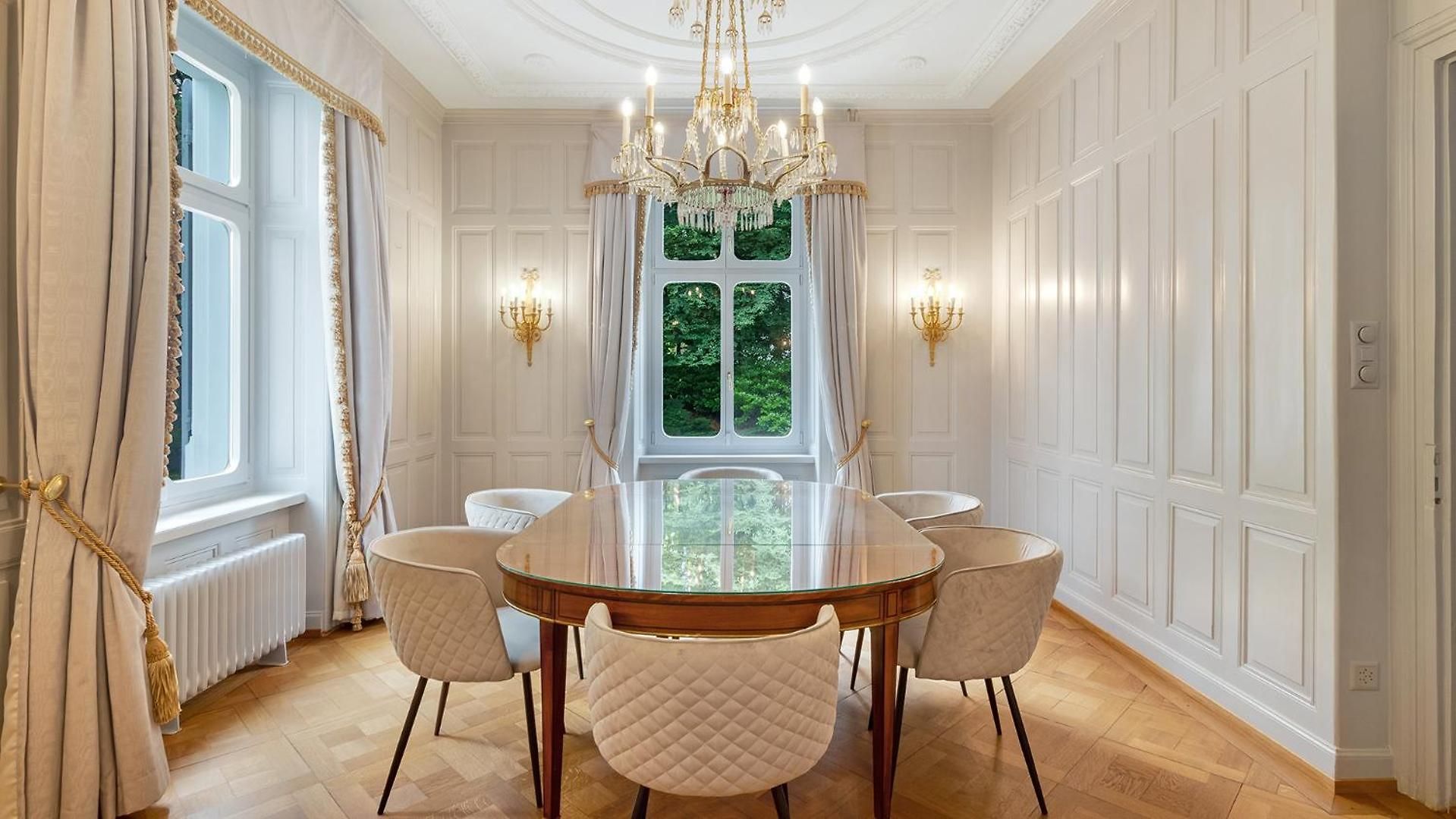 Private In Villa *