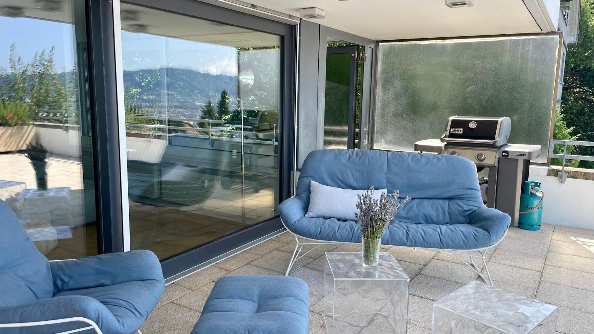 Luxury, Quiet Flat Overlooking Apartment *