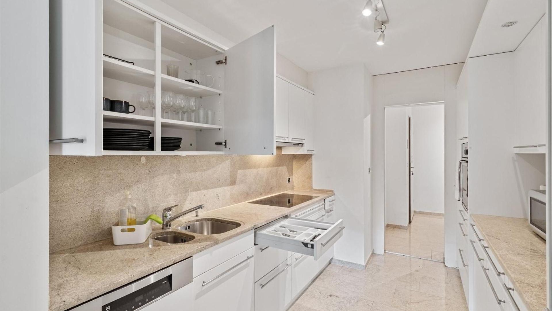 Apartment Spacious In *