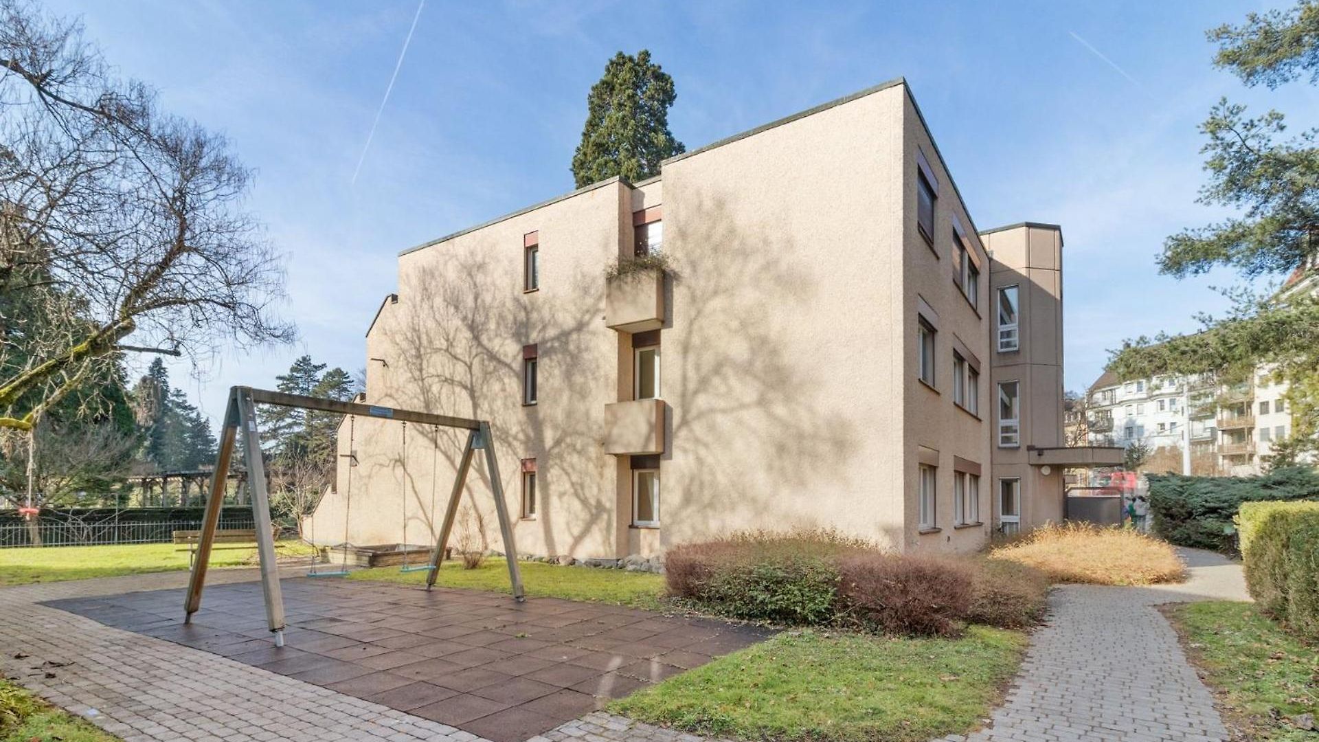 Apartment Spacious In *